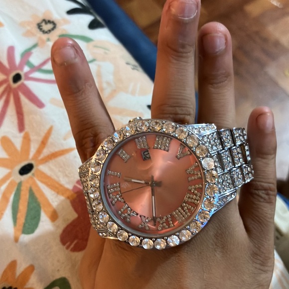 Lightpink watch😍😍 - Picture 4 of 4